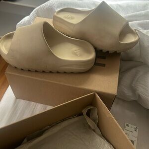 ADIDAS YEEZY SLIDE “Bone” 2022 MALE SIZE 4 WOMENS 6